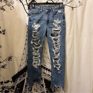 American Eagle Highest Rise Mom Jeans Distressed Festival Grunge Light Wash 6